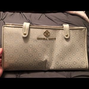 Kendra Scott travel jewelry holder